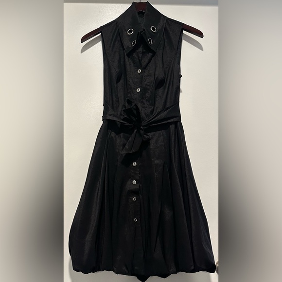 Frank Lyman Black Bubble Dress
Frank Lyman Design🦋 - Picture 4 of 10